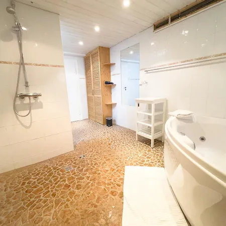 Souterrain Apartment Mit Eigenem Eingang Und Terasse Sarstedt Exterior foto
