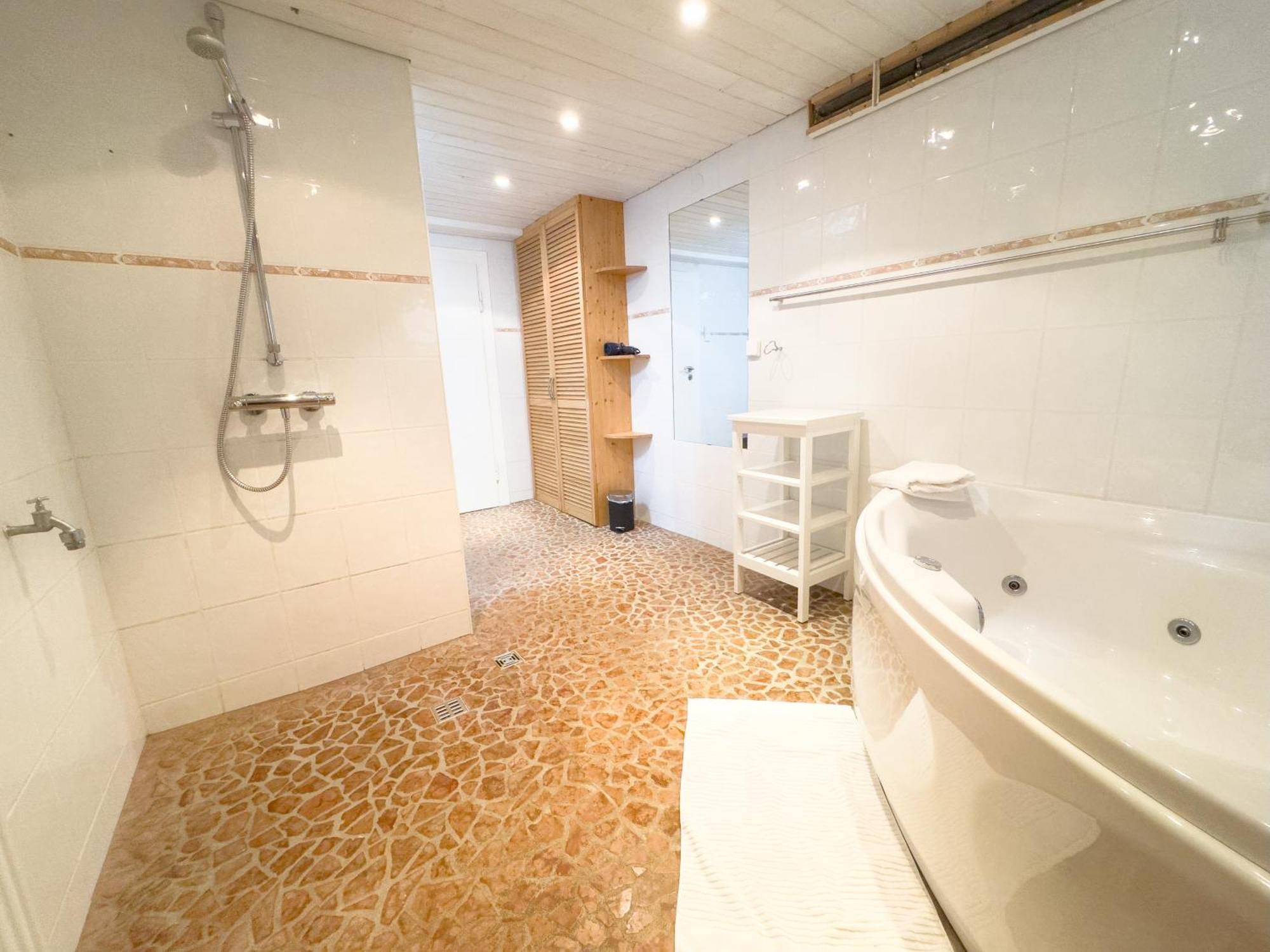 Souterrain Mit Eigenem Eingang Und Terasse Apartamento