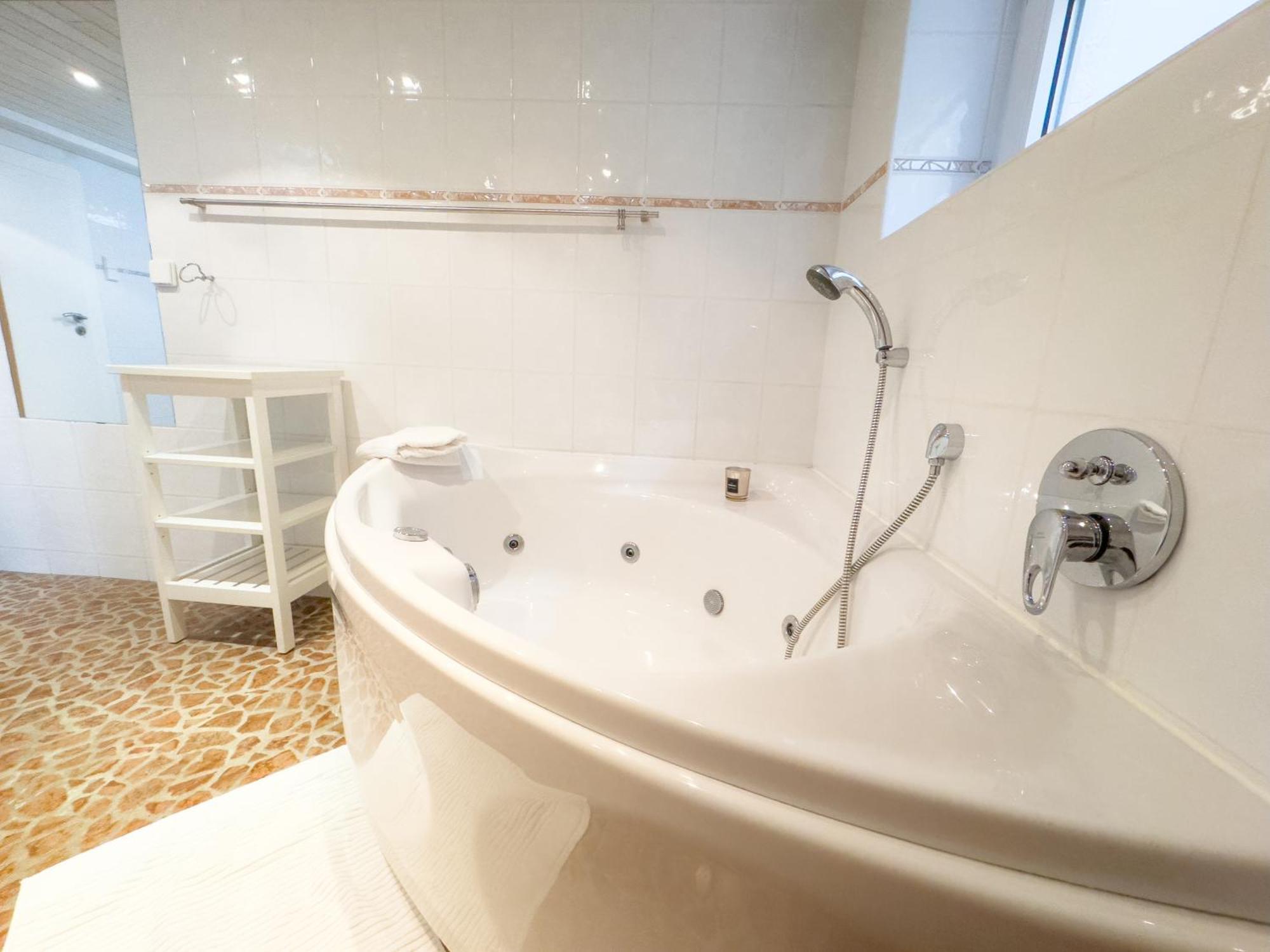 Souterrain Mit Eigenem Eingang Und Terasse Apartamento