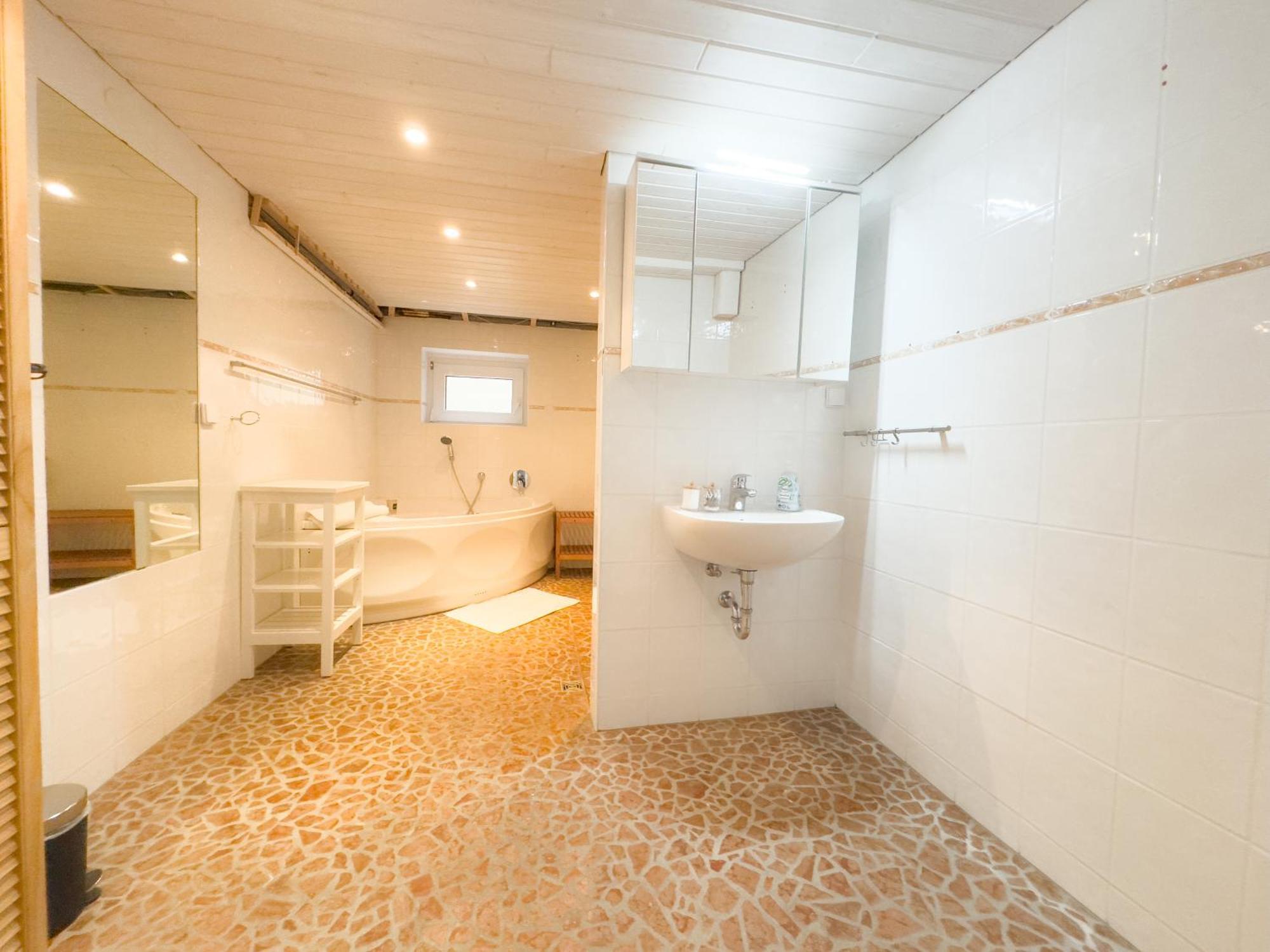 Apartment Souterrain Mit Eigenem Eingang Und Terasse Sarstedt