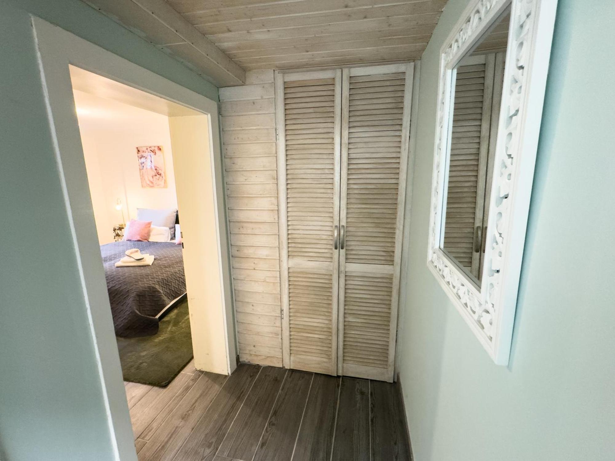 Souterrain Mit Eigenem Eingang Und Terasse Apartment Sarstedt