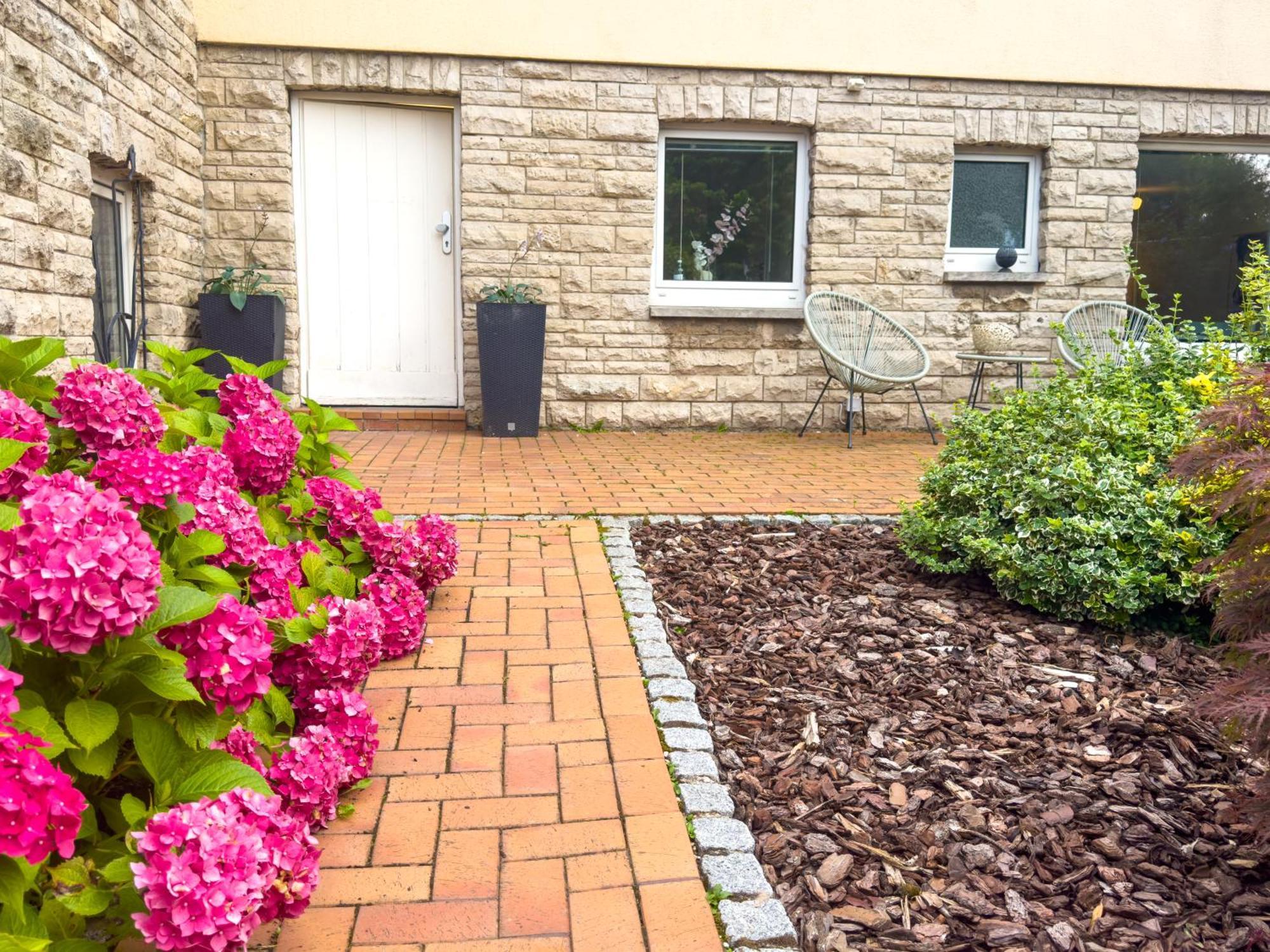 Souterrain Mit Eigenem Eingang Und Terasse Appartement